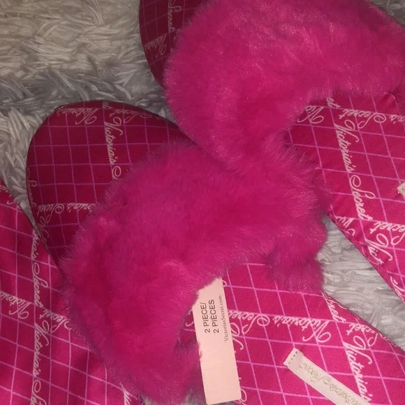 New Victoria Secret slippers - Picture 2 of 8